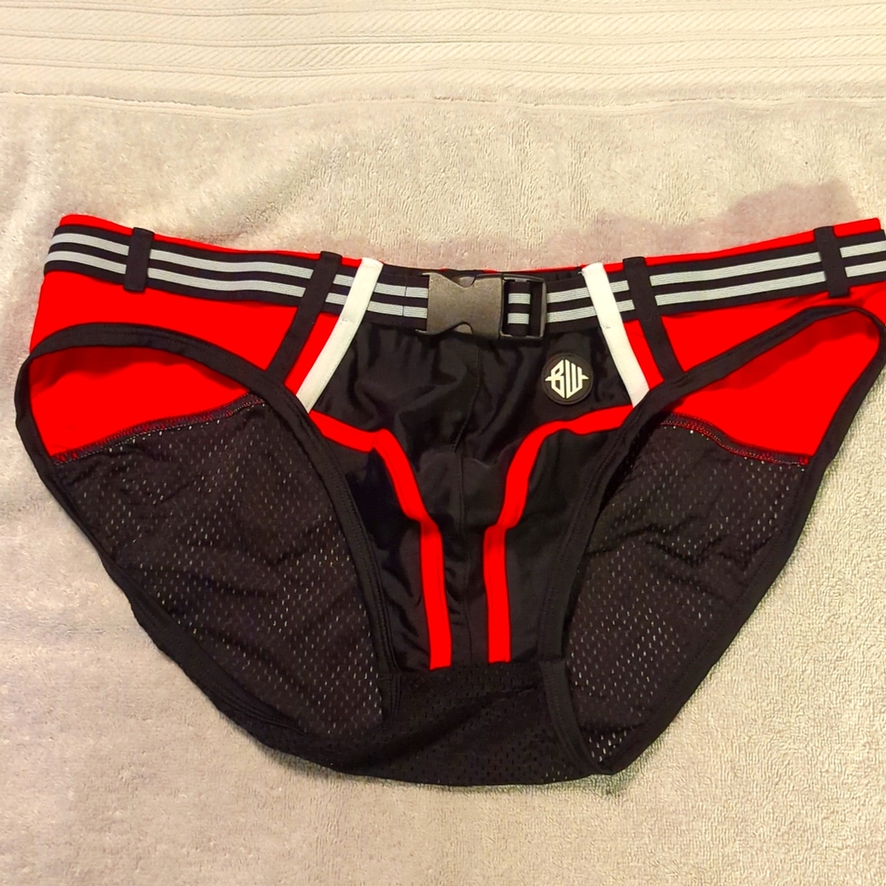 Men's size XXL breed well swim trunks